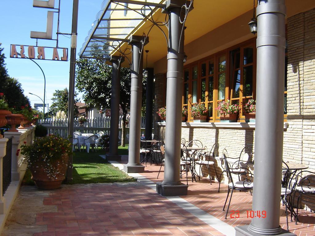 Hotel La Rosa Ronta Exterior foto